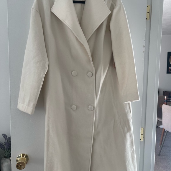 All white jacket - Picture 6 of 7